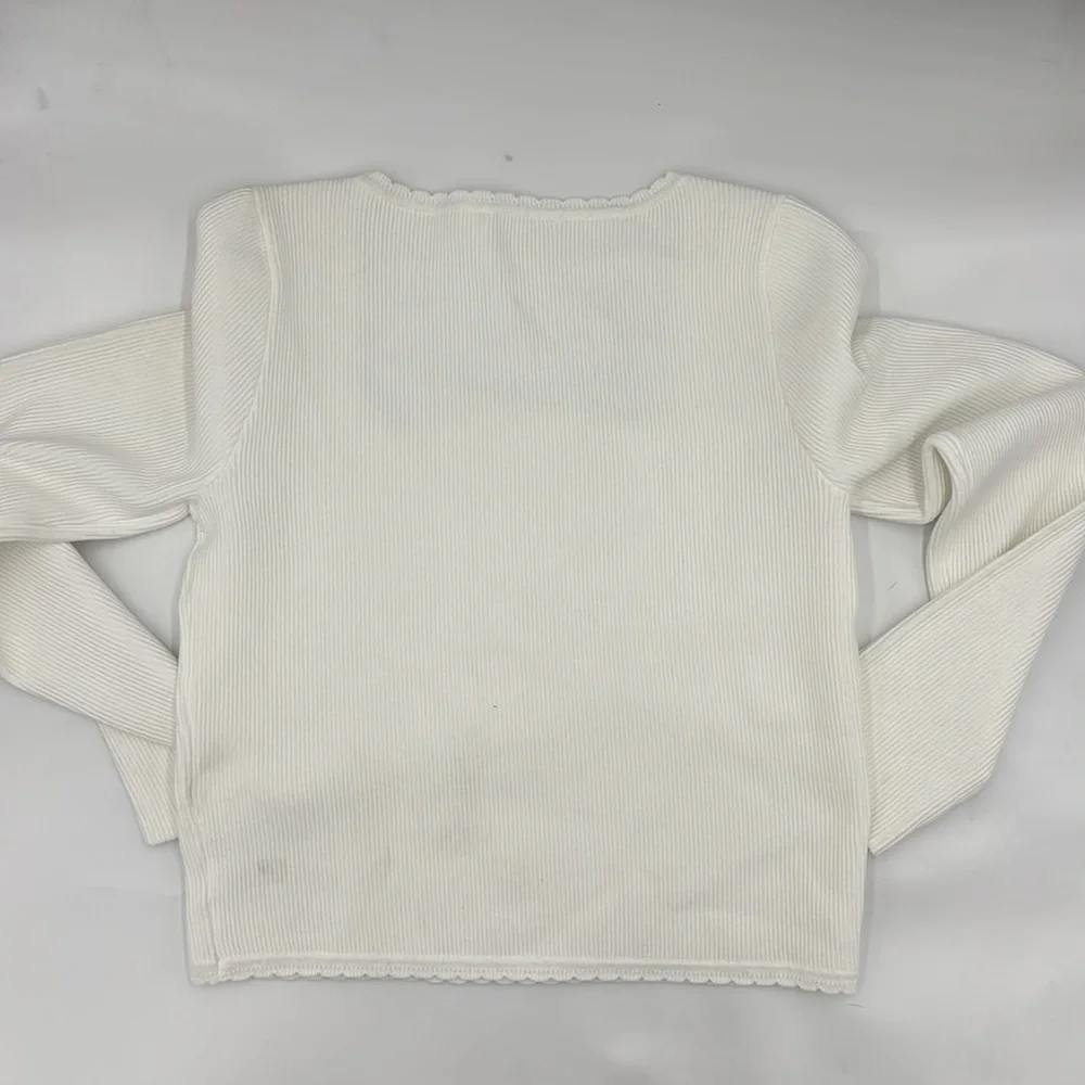 ASTr The Label Scallop Trim Ribbed Knit Top in White